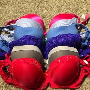 Victoria’s Secret bras bundle. Open to offers!!